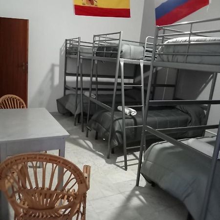 נאפולי Dama Hostelbb מראה חיצוני תמונה