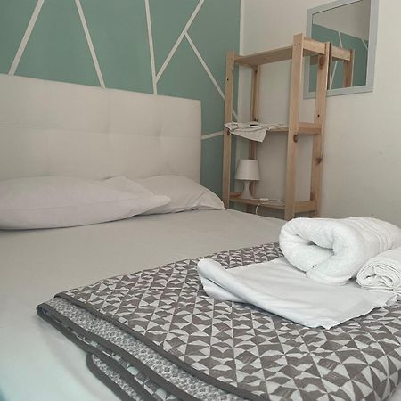 נאפולי Dama Hostelbb מראה חיצוני תמונה