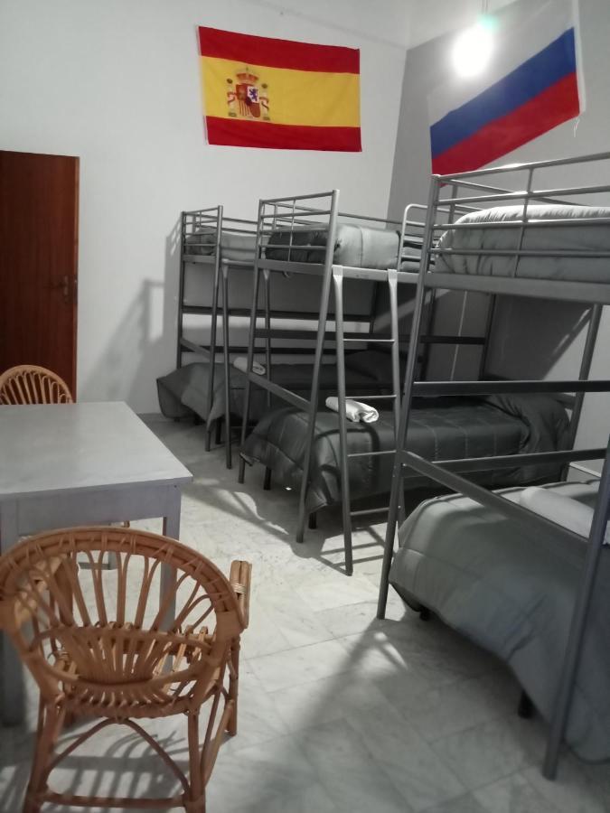 נאפולי Dama Hostelbb מראה חיצוני תמונה