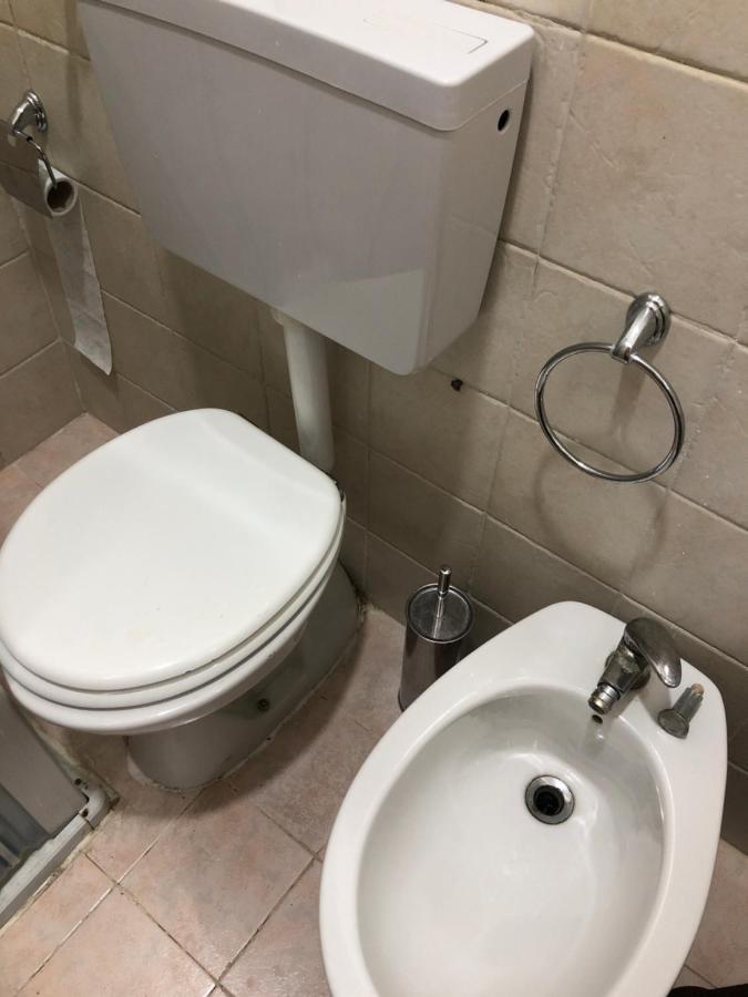 נאפולי Dama Hostelbb מראה חיצוני תמונה