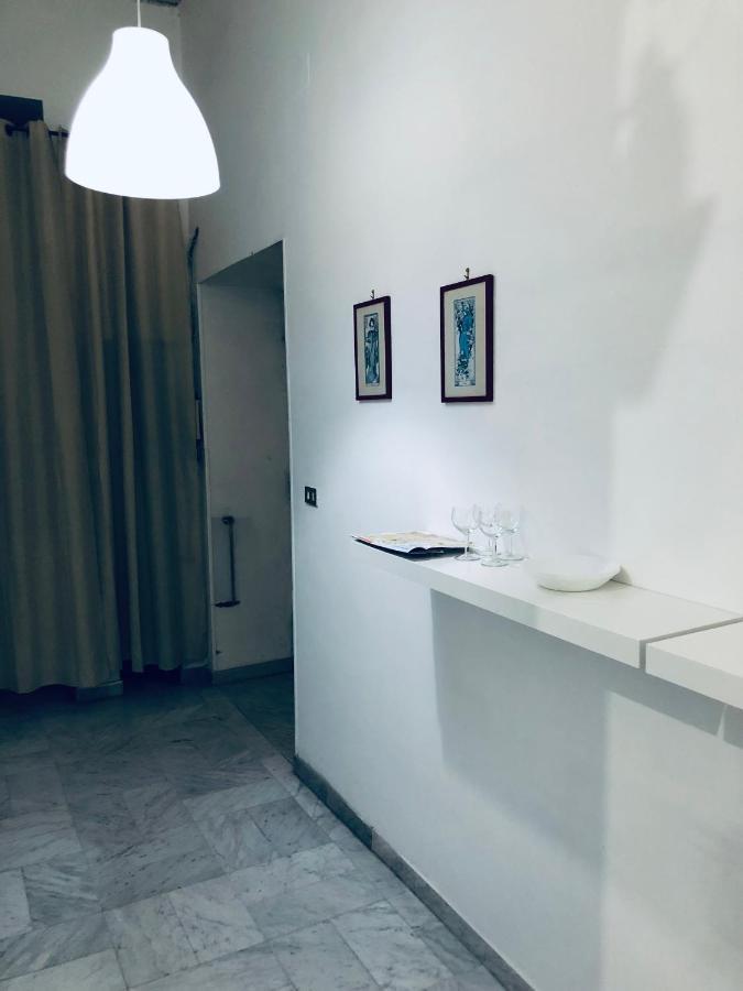 נאפולי Dama Hostelbb מראה חיצוני תמונה