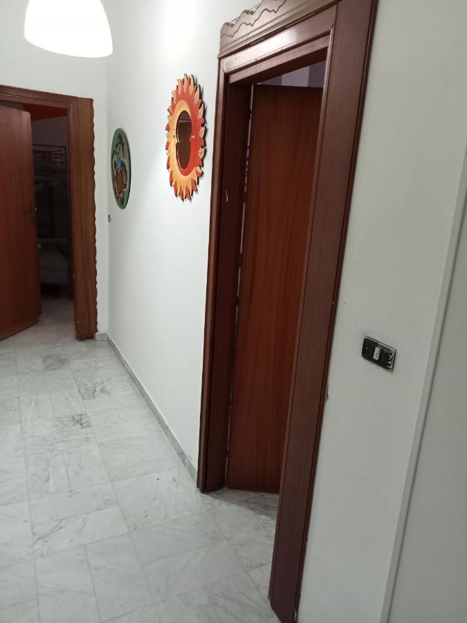 נאפולי Dama Hostelbb מראה חיצוני תמונה