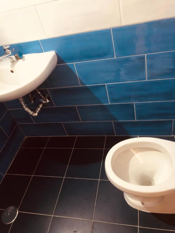 נאפולי Dama Hostelbb מראה חיצוני תמונה