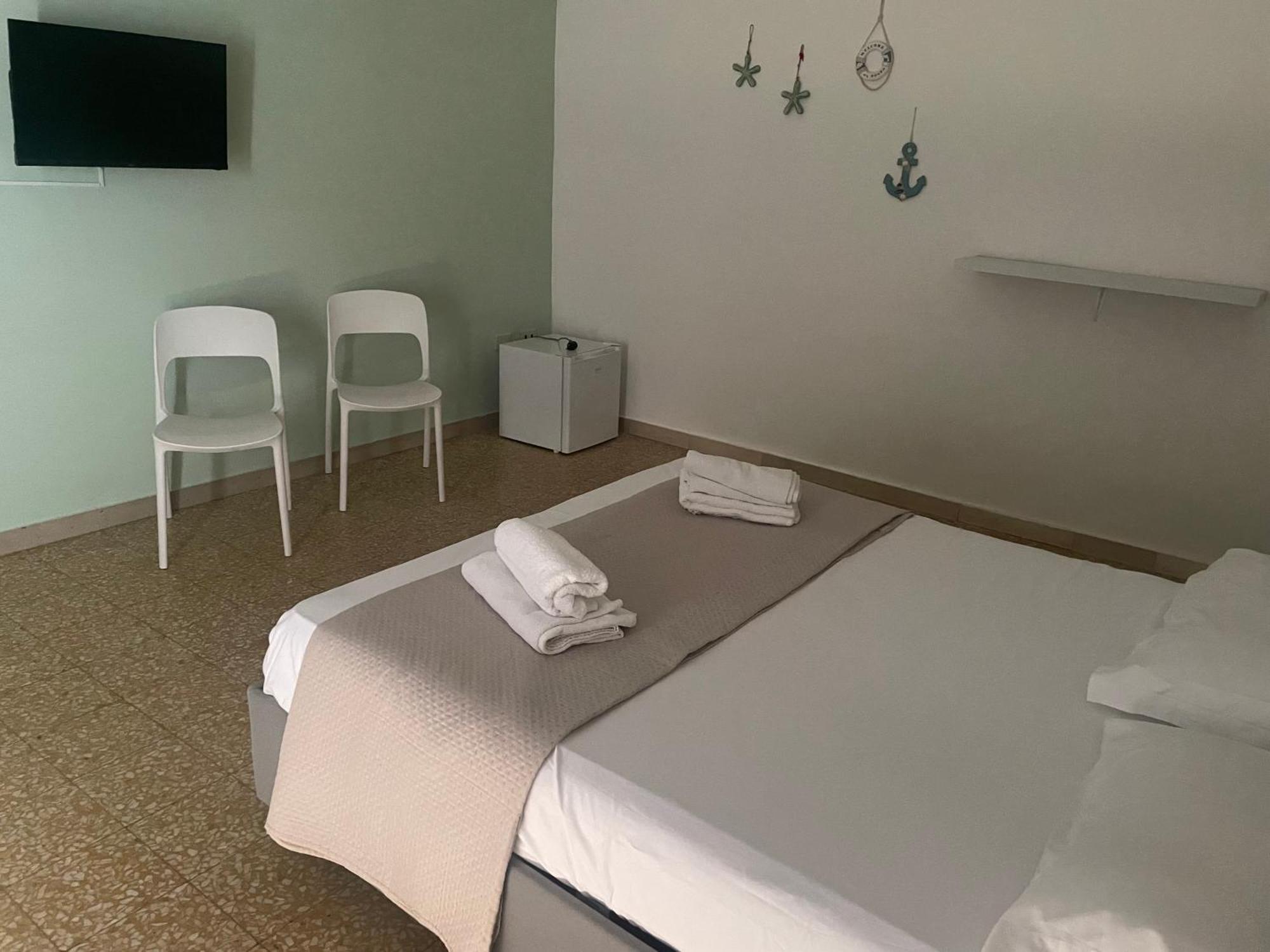 נאפולי Dama Hostelbb מראה חיצוני תמונה